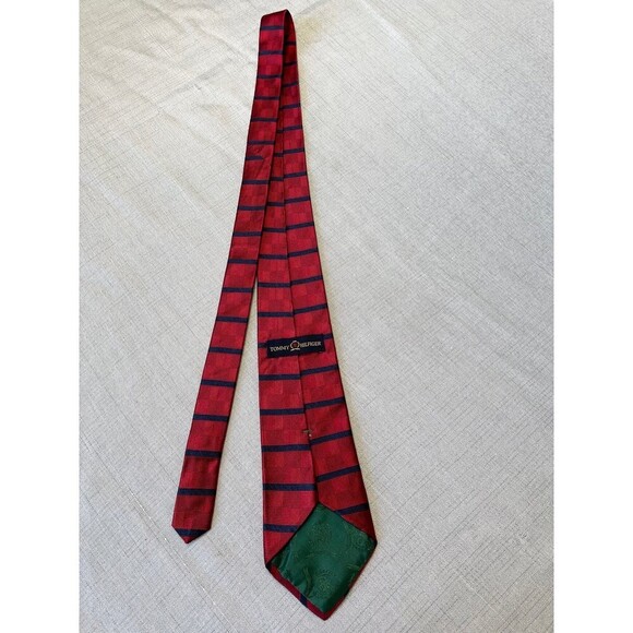 Tommy Hilfiger Silk Crest Men's Tie. Red. 100% Silk. - Picture 7 of 9